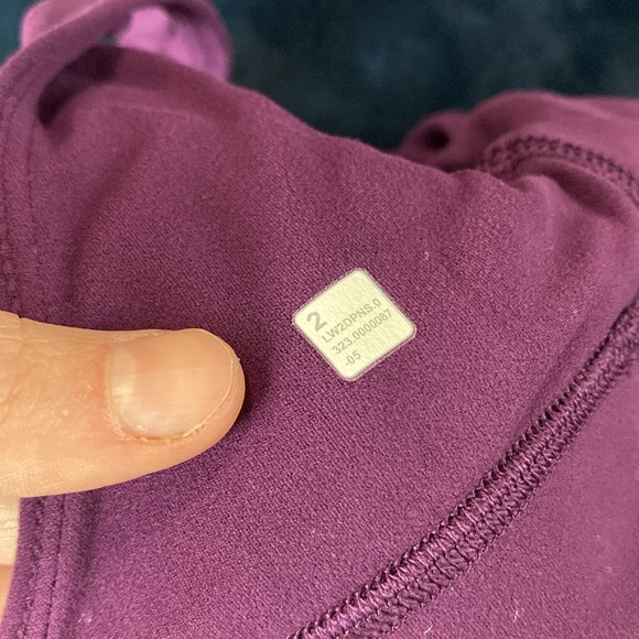 Lululemon align bra light support - dramatic magenta - Picture 4 of 5